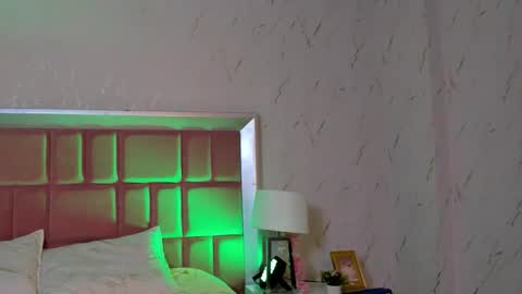 robin D online show from November 10, 2:50 am