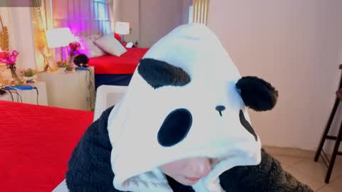 robin D online show from March 29, 3:55 pm