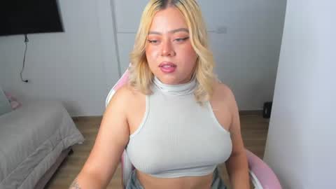 Val online show from July 21, 9:37 pm