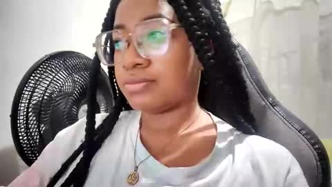 Is A Belle online show from November 26, 11:11 am