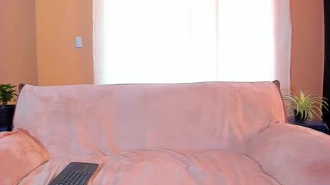 Snapshot of romantic_stargirl chatting on January 28, 12:11 pm Is A Belle online show from January 28, 12:11 pm
