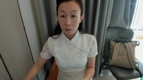 rongrong0329 online show from June 19, 1:43 am