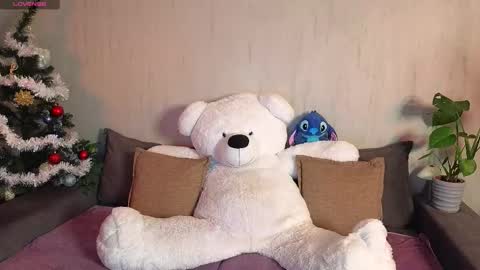 roraline_lov online show from December 13, 7:53 pm