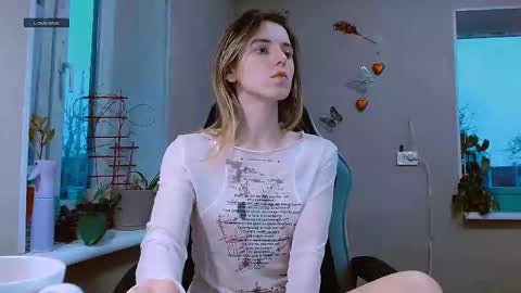 rosa843850 online show from March 8, 4:00 pm