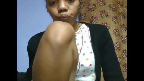 rosah225127 online show from May 30, 5:38 am