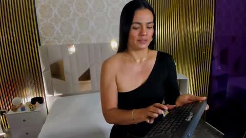 Snapshot of rosalind_tay chatting on September 27, 10:22 am ROSALIN online show from September 27, 10:22 am