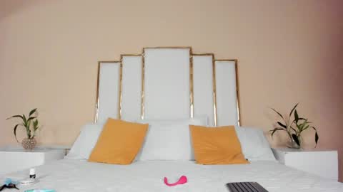 rosalinda_77 online show from May 29, 9:13 pm