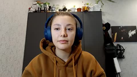 Kiki online show from October 4, 8:53 am