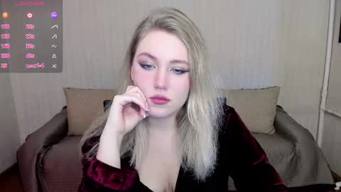 Snapshot of rose_brooks chatting on February 5, 8:14 pm Rose but u can call me princess online show from February 5, 8:14 pm