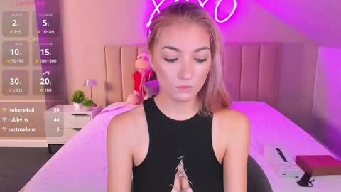 Kimberlly online show from November 14, 3:17 am