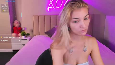 Kimberlly online show from December 2, 12:34 am