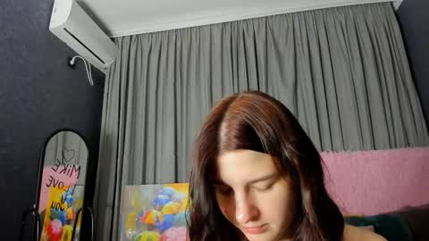 Snapshot of roseblanche2k chatting on October 31, 10:14 pm Florin online show from October 31, 10:14 pm