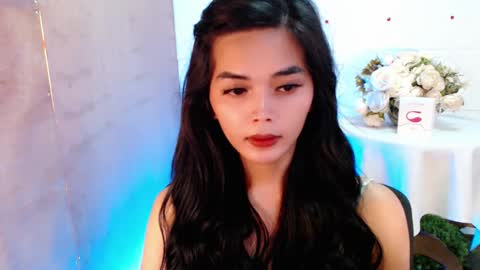 Snapshot of rosella_xx chatting on March 1, 9:15 pm TONETH online show from March 1, 9:15 pm