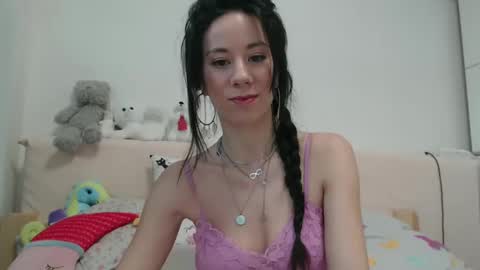 Snapshot of roselynsun chatting on January 30, 11:33 am Rose online show from January 30, 11:33 am