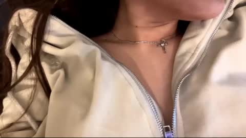 Mimi online show from December 4, 3:24 pm