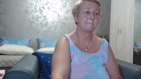 Snapshot of roses_and_lillies chatting on March 7, 5:17 pm Lovepinklilly online show from March 7, 5:17 pm