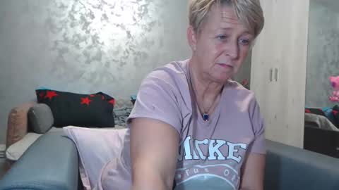 Snapshot of roses_and_lillies chatting on March 11, 6:08 pm Lovepinklilly online show from March 11, 6:08 pm
