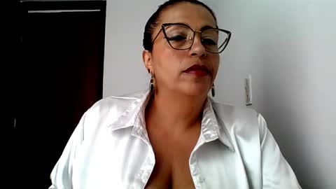 Rossana  online show from June 3, 2:55 pm