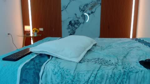 Rossi Hill online show from April 1, 1:41 pm