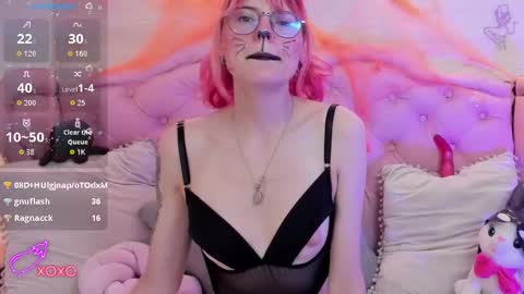 Snapshot of rossiie_hunt_ chatting on October 17, 6:33 pm rossiie_hunt_ online show from October 17, 6:33 pm