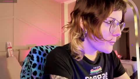 rossiie_hunt_ online show from May 27, 12:24 pm