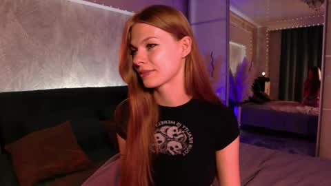 rosy_black_ online show from June 10, 7:45 pm