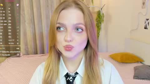 Im Luna online show from May 27, 1:57 am