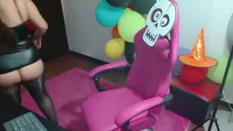 rous_kinky online show from October 27, 9:20 pm