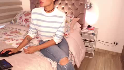 Rouss marie henao  online show from March 15, 1:46 pm