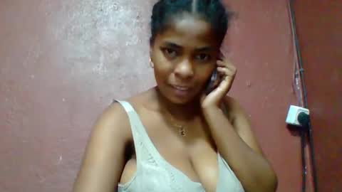 rovaelyah online show from March 22, 8:20 am