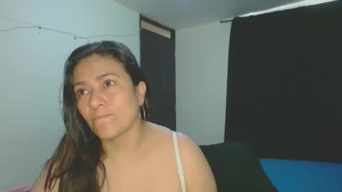 roxanasexy2025 online show from October 2, 1:49 pm
