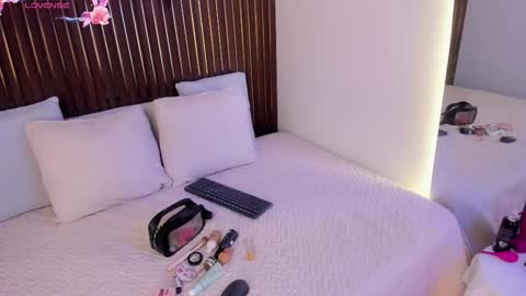 Roxie  online show from October 26, 1:06 pm