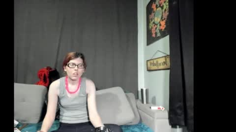 roxihazeleyes online show from October 13, 12:35 am