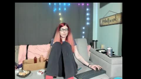 roxihazeleyes online show from March 4, 2:17 am