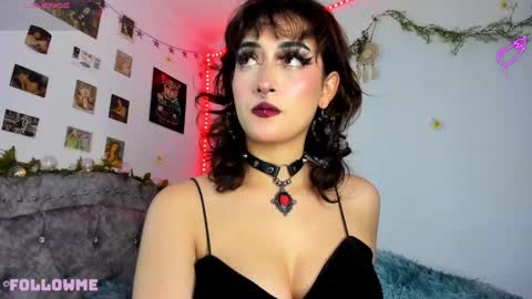 Snapshot of roxxystar_ chatting on February 27, 2:42 am Roxxane online show from February 27, 2:42 am
