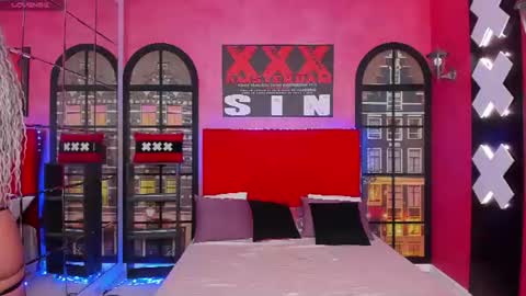 Roxy online show from June 18, 1:29 am