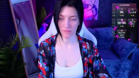 roxy_riot_ online show from November 13, 1:48 am