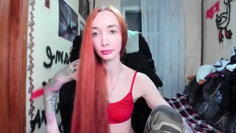 Snapshot of roxy_silver chatting on October 4, 9:08 pm Roxy online show from October 4, 9:08 pm