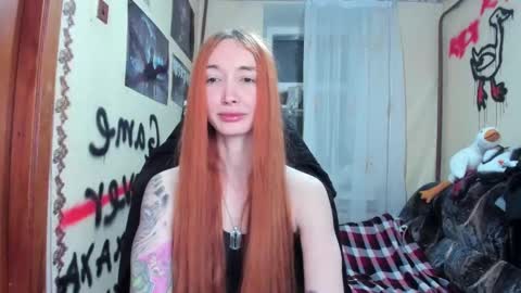 Snapshot of roxy_silver chatting on February 13, 9:17 pm Roxy online show from February 13, 9:17 pm