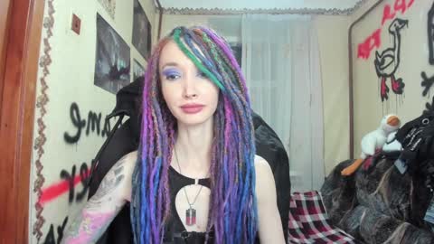 Snapshot of roxy_silver chatting on December 29, 7:22 pm Roxy online show from December 29, 7:22 pm