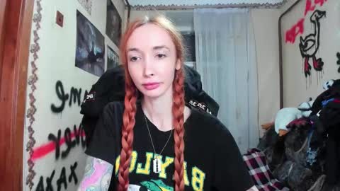 Snapshot of roxy_silver chatting on October 13, 4:42 pm Roxy online show from October 13, 4:42 pm