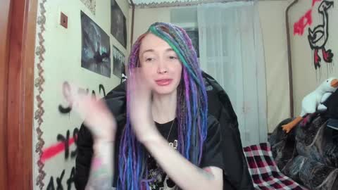 Snapshot of roxy_silver chatting on December 5, 8:11 pm Roxy online show from December 5, 8:11 pm