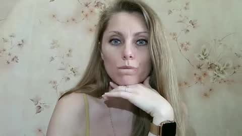 roxyfox18x01 online show from March 15, 2:52 pm