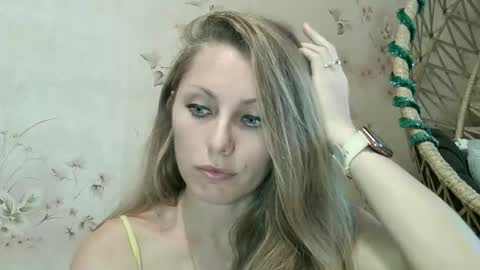 roxyfox18x01 online show from October 12, 2:41 pm