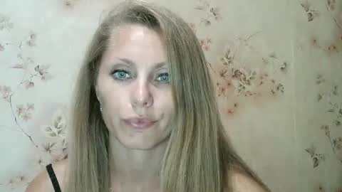 roxyfox18x01 online show from September 19, 7:46 pm