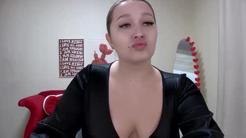 RoxyStormer online show from March 13, 6:09 pm