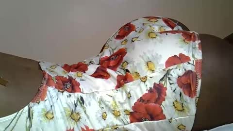 royalseductress online show from April 11, 7:45 am