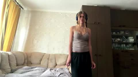 Mia online show from July 28, 11:17 am