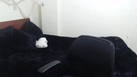 Ruby    Independent model help me reach 50 thumbs up online show from October 27, 12:44 pm