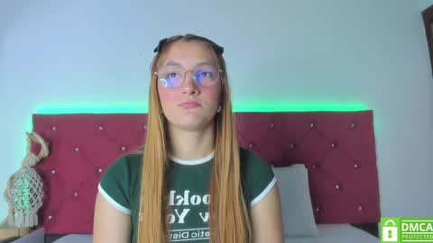 Snapshot of ruth_harvey chatting on January 28, 12:32 pm Ruth online show from January 28, 12:32 pm